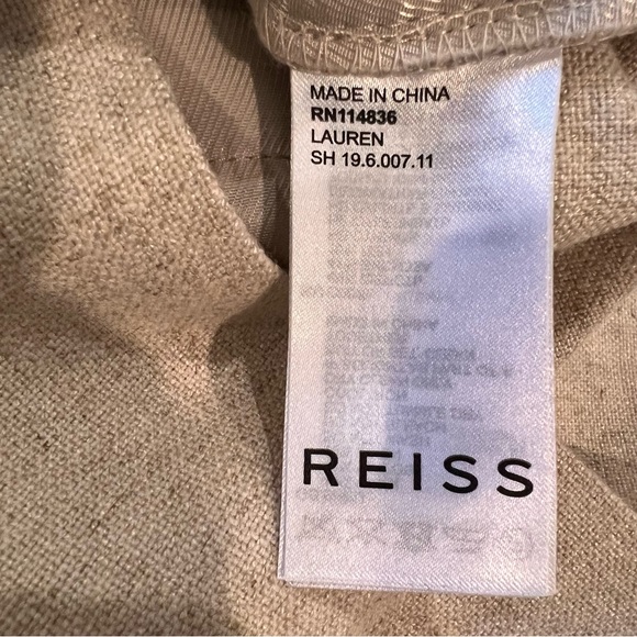 Reiss Pleated Shorts - US 0, UK 4, EU 32, like new condition - Picture 8 of 8